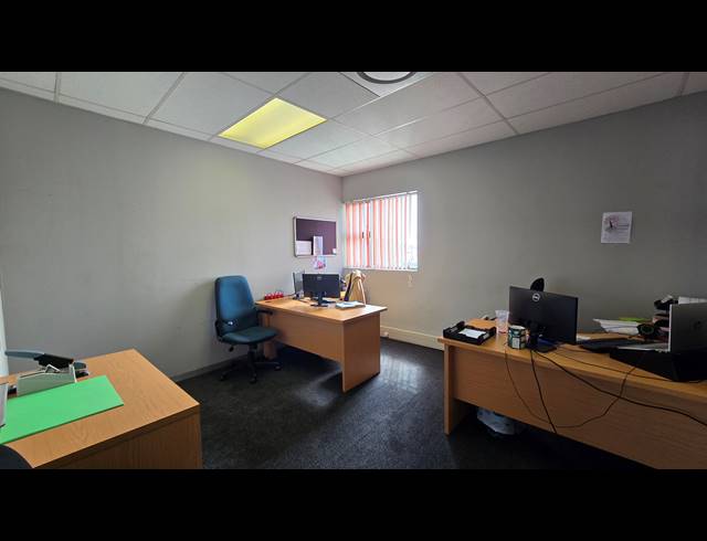 1,678M² WAREHOUSE TO LET IN SPARTAN